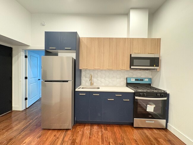 1B - 48 Bergen Ave