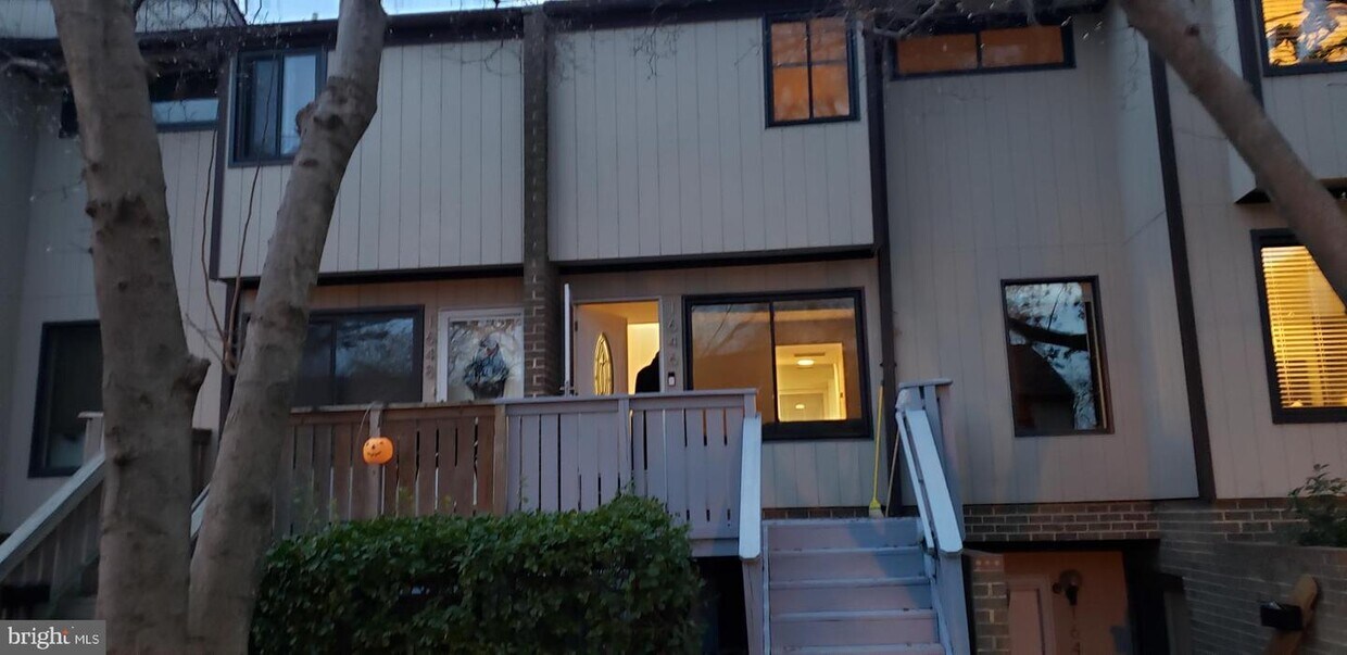 Primary Photo - 1646 Westwind Way