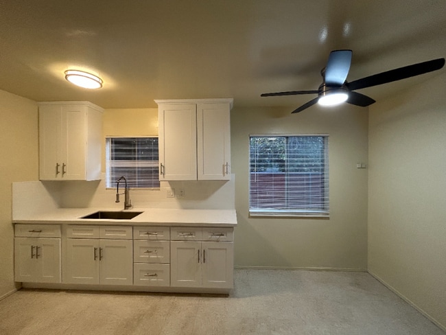 Building Photo - 313 S Wabash Ave