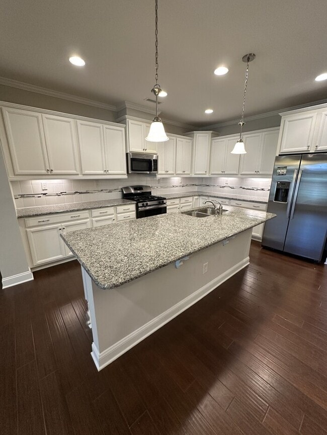 Building Photo - 4222 Vallonia Dr