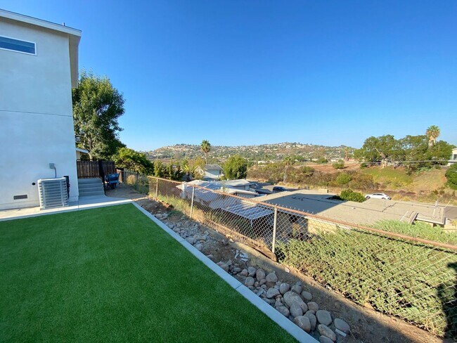Building Photo - 5243-5245 E Falls View Dr