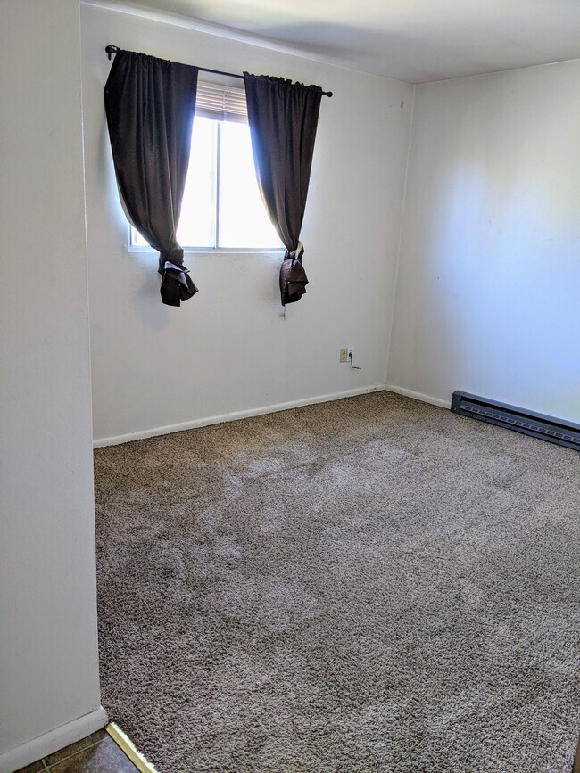Bedroom 1 - 515 NW State St