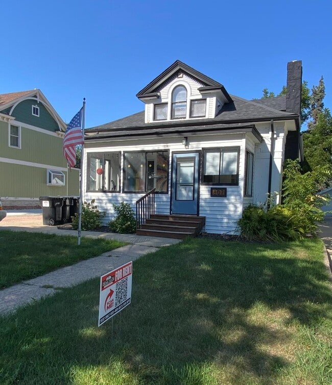 Building Photo - 807 S Main Ave