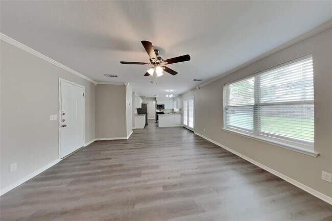 Building Photo - 8407 Sunny Ridge Dr
