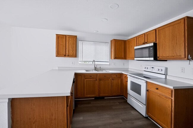 Building Photo - 2489 Comanche Creek Dr