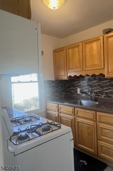 Building Photo - 10 Roosevelt Ave