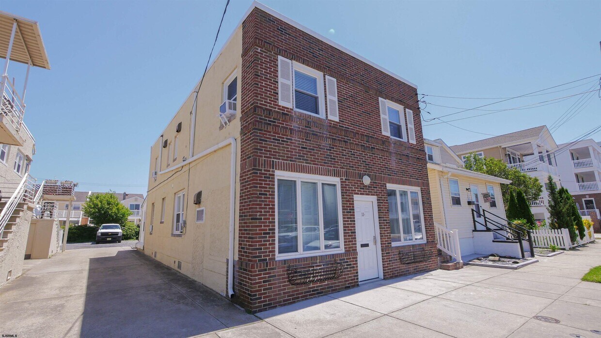 11 S Washington Ave, Margate City, NJ 08402 Townhome Rentals in