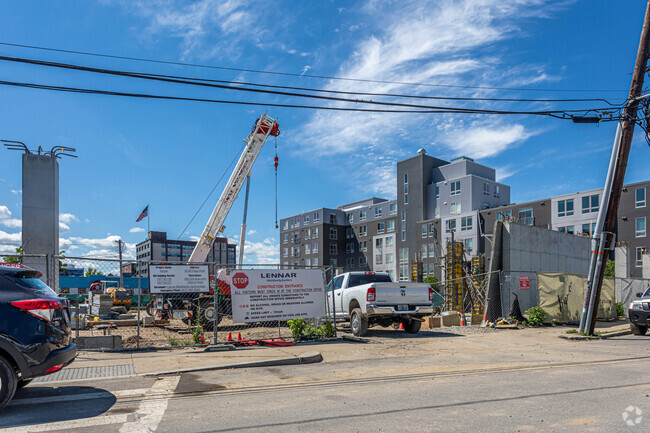 Building Photo - Harper
