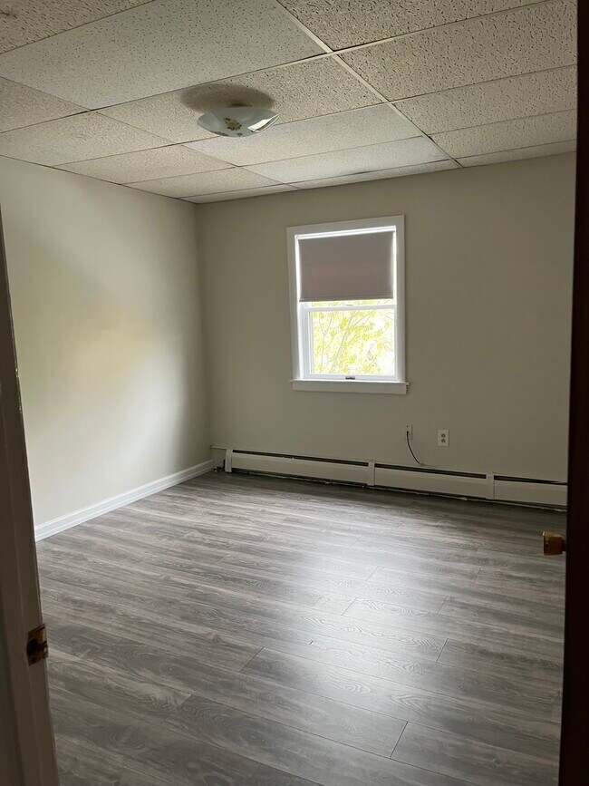 Building Photo - 5 Webster Pl