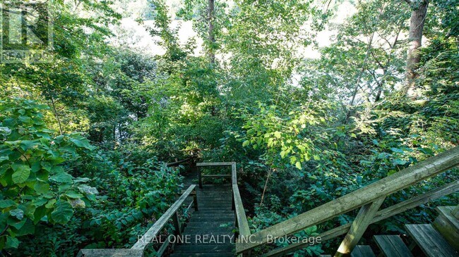 Photo du bâtiment - 38 Stonegate Rd