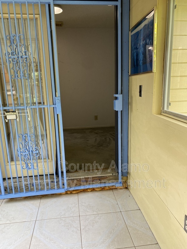 Foto del edificio - 6846 Celes Meadow Dr