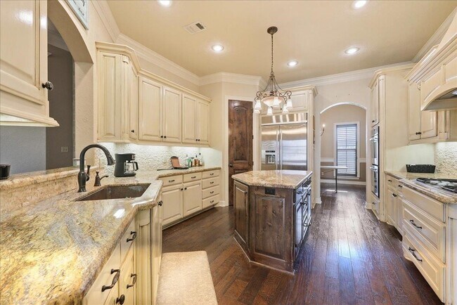 Foto del edificio - 6470 Claybourn Dr
