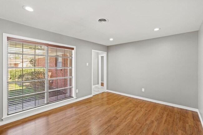 Building Photo - 7019 Langdon Ln