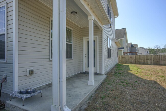 Foto del edificio - 328 Adobe Ln