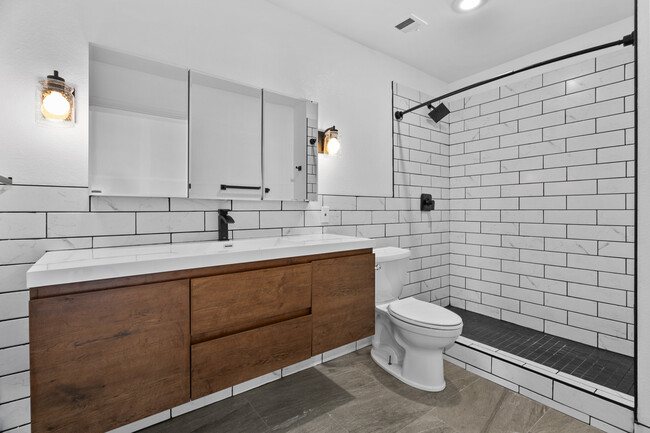 Richard n Conover Walk-in Shower - Unity Lofts (Old Townley/Richards & Conover)