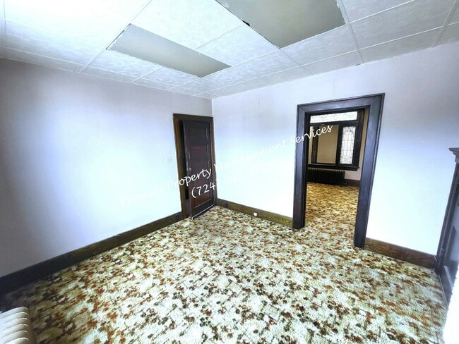 Building Photo - 145 E Wallace Ave