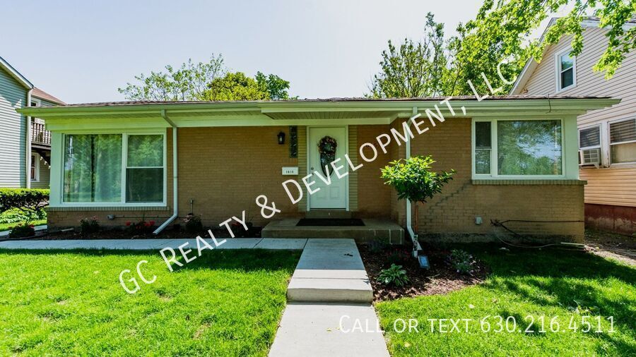 Primary Photo - 1615 McDaniel Ave