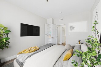 Interior Photo - Madison Hancock Park