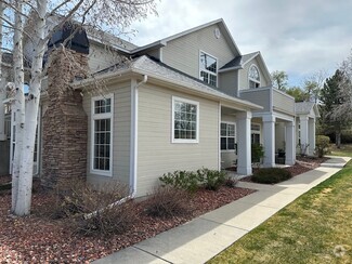 Building Photo - 701 Glen Ct