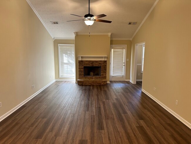 Photo - 2162 Jefferson St House