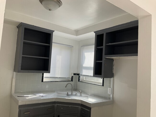 Foto del edificio - 15759 Braile St