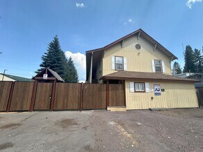 Building Photo - 304 Birch St