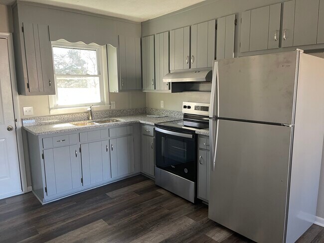 Foto del edificio - 305 Houseal St