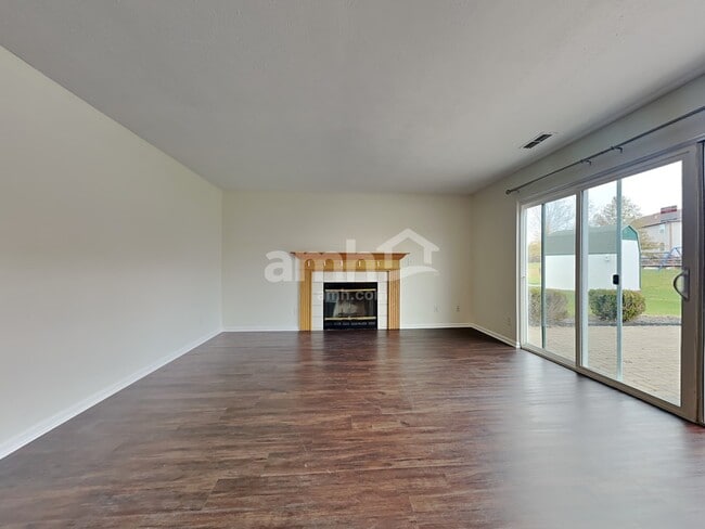 Building Photo - 1048 Reveres Run
