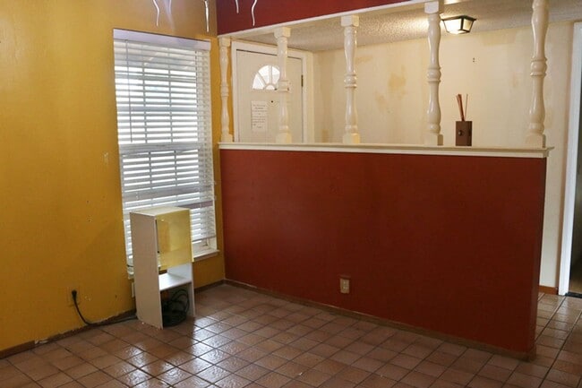 Building Photo - 2540 El Burlon Cir