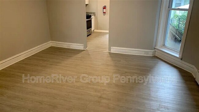 Foto del edificio - 5853 Webster St