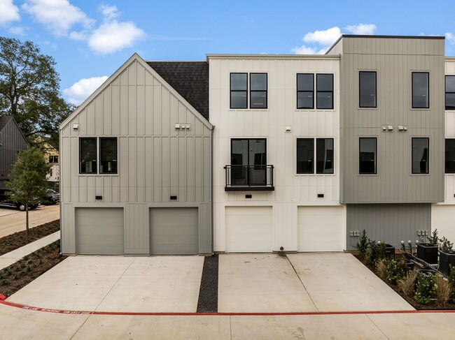 Building Photo - 1941 Sawdust Rd