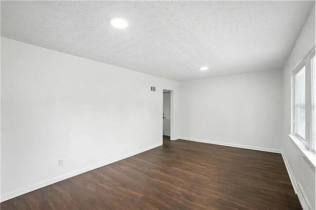 Building Photo - 4126 Kammer Ave