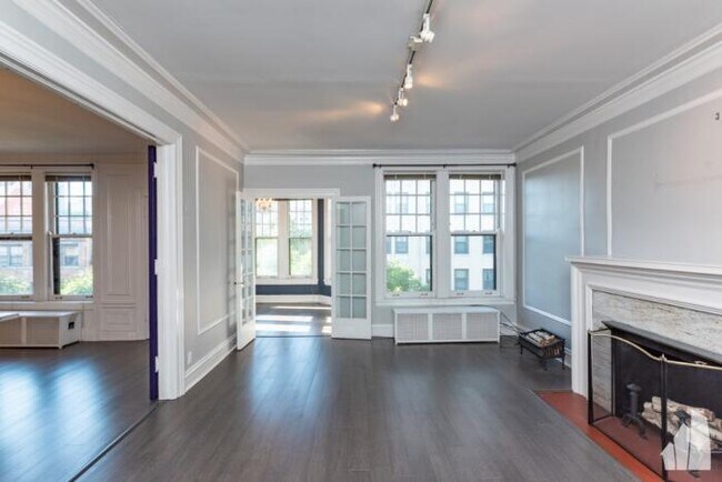 Foto del edificio - 3 bedroom in CHICAGO IL 60657
