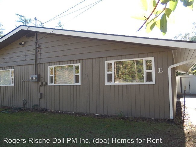 Building Photo - 2371 Libbey Rd