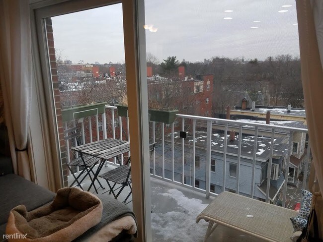 Building Photo - 60 Park St