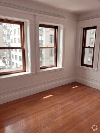 Building Photo - 8 Garrison St