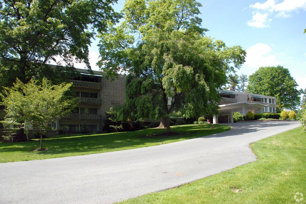 Wheatland Arms Apartments in Lancaster, PA