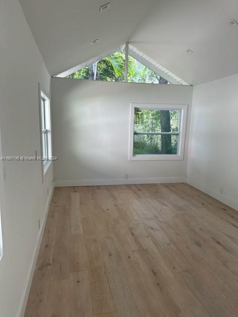 Building Photo - 622 SE 6th Ct