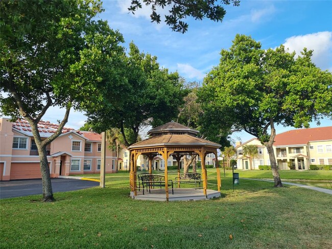Foto del edificio - 1008 Belmont Ln