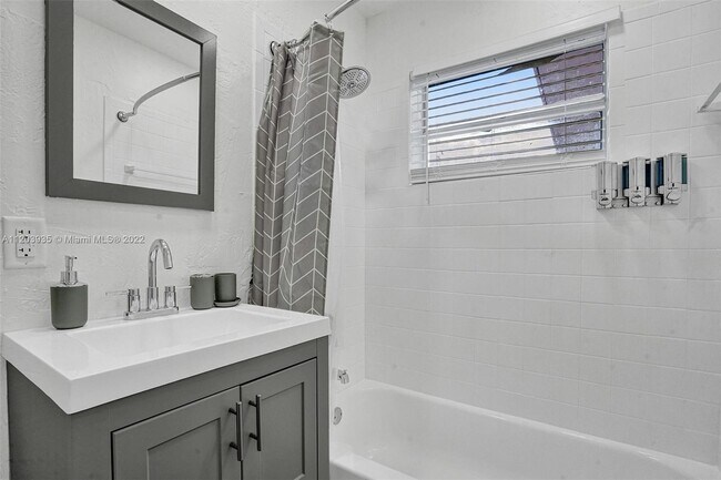 Foto del edificio - 1130 NW 17th St