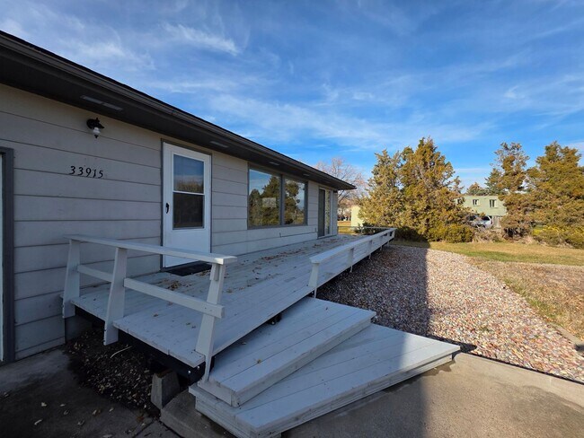 Foto del edificio - Single level duplex with attached single-c...