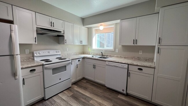 Photo - 1103 Karluk St Apartment