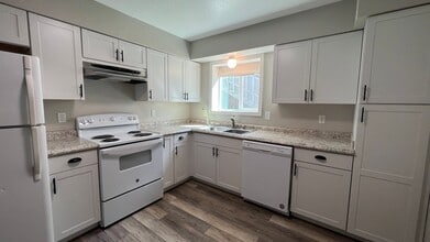 Building Photo - 1103 Karluk St