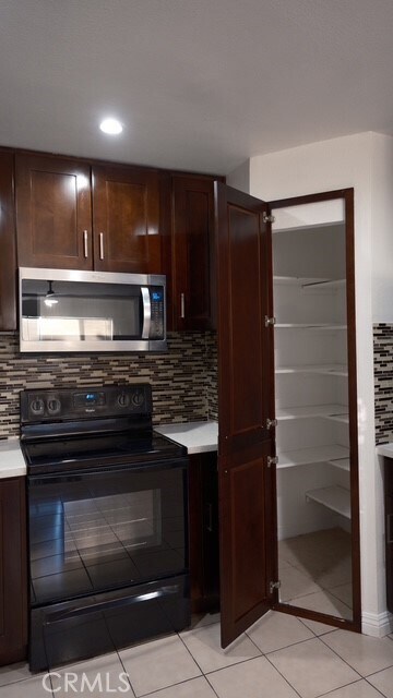 Foto del edificio - 18555 Collins St