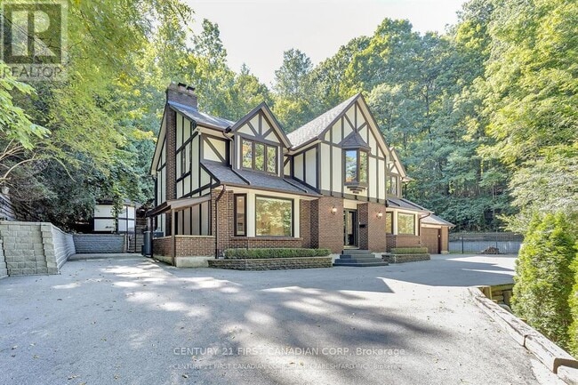 Building Photo - 441 Westmount Dr