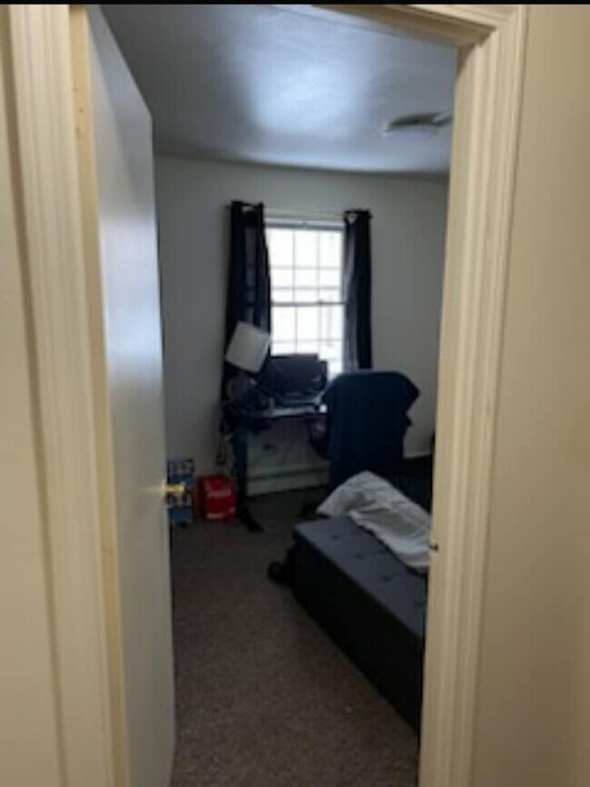 132 Boylston Ln Unit 4A, Lowell, MA 01852 Condo for Rent in Lowell