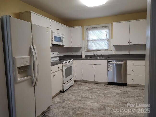 Foto del edificio - 322 Hartford Ave