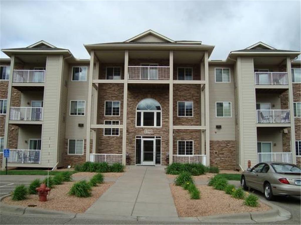 Primary Photo - 1590 Parkwood Dr