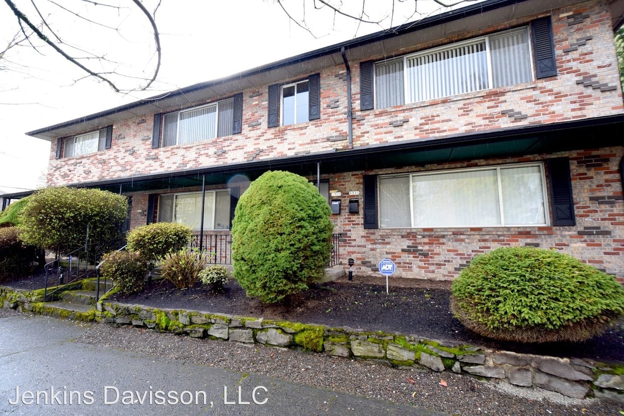 Primary Photo - 1303-1311 NE 24th Ave