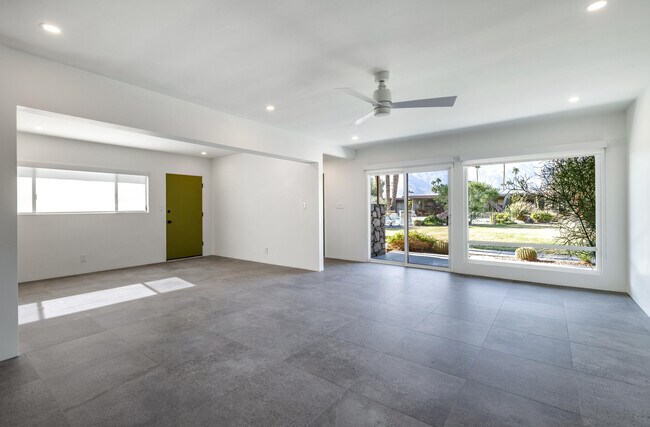 Building Photo - 1863 E Tachevah Dr
